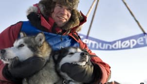 Musher Hendrik Stachnau mit seinem Gespann